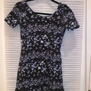 H&M Floral Navy Blue Mini Dress -Like New🌸